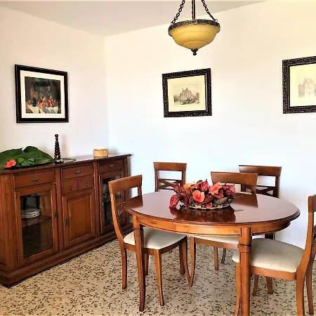 Salute To The Sea Apartman *